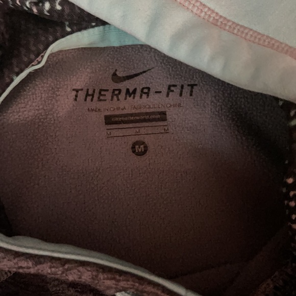 Women’s Nike sweater - Picture 2 of 4